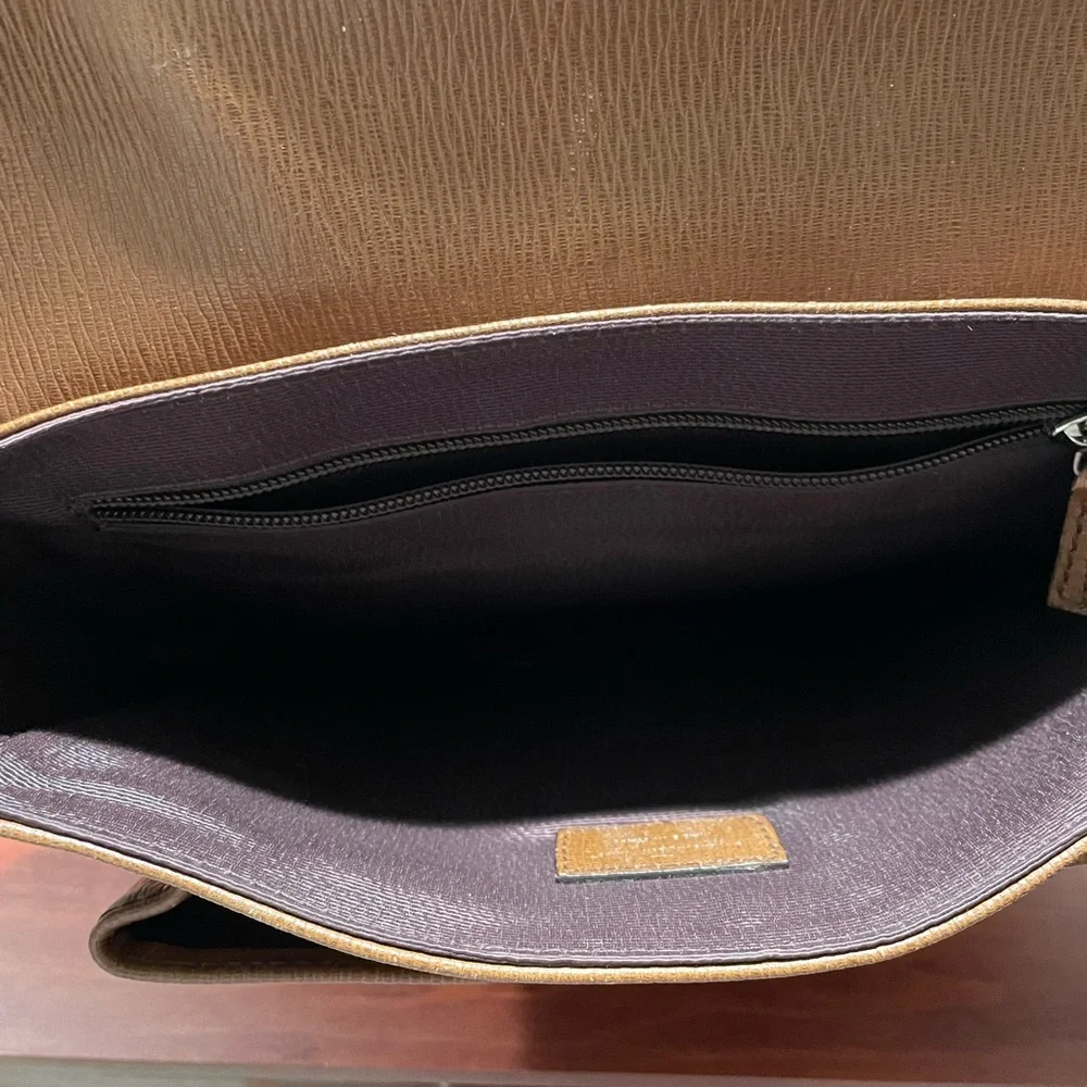 Salvatore Ferragamo textured leather messenger bag - unisex